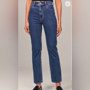 Abercrombie & Fitch Ultra High Rise Ankle Straight Jean